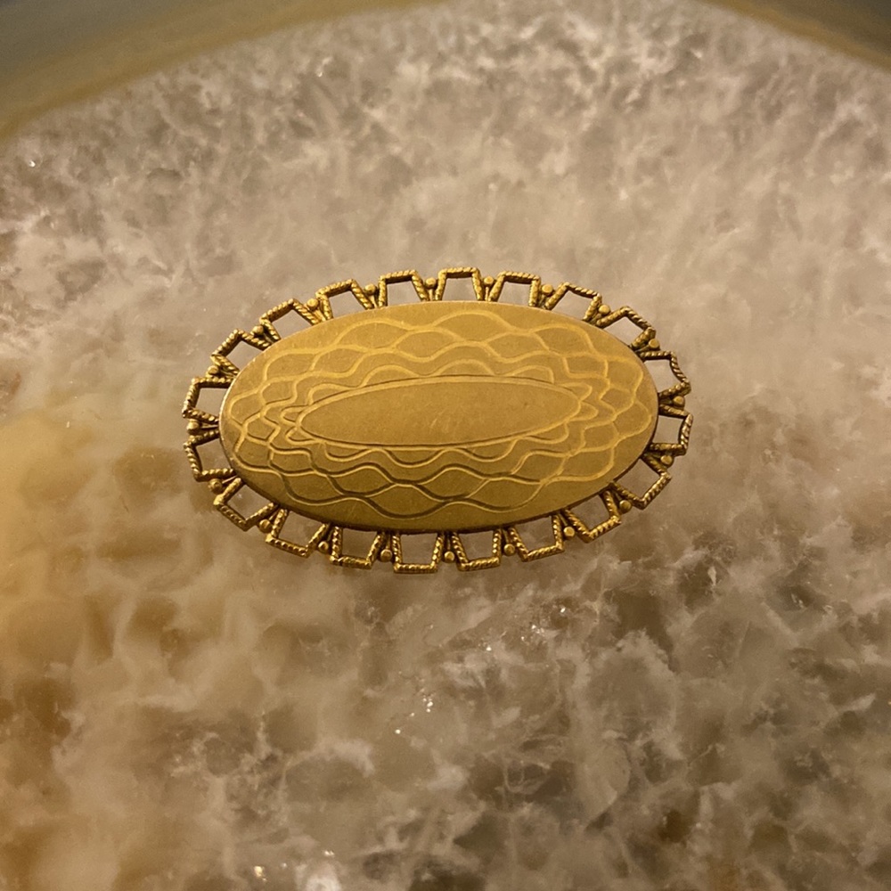 Antique gold tone brooch etched design Dainty 1.25” 1890-1910 era GUC hand made